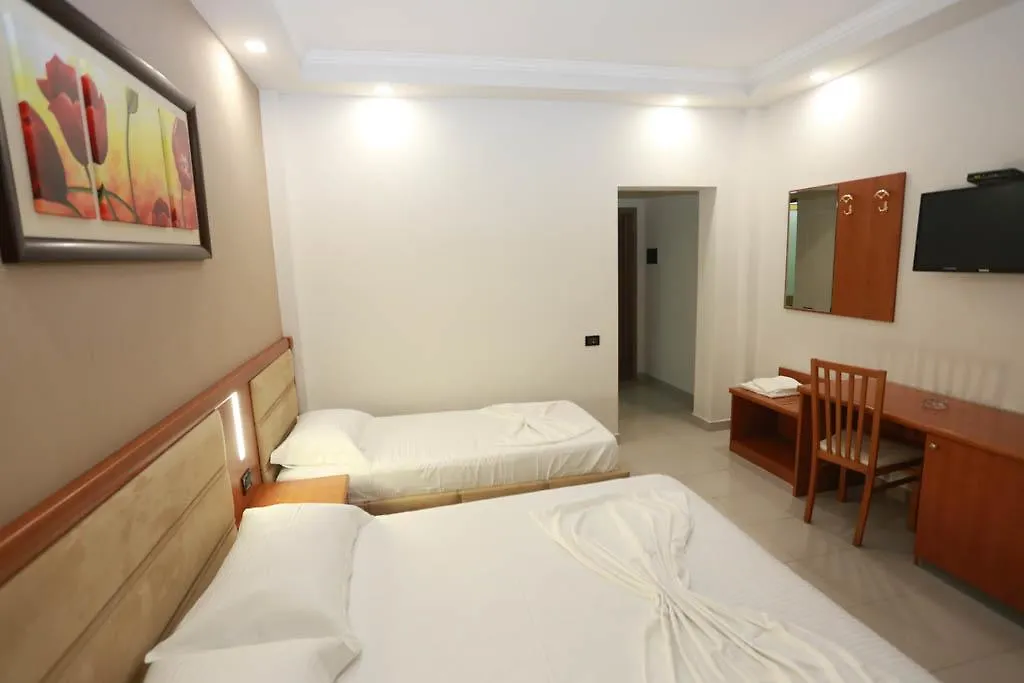 Albatros Hotel Durres 3*,